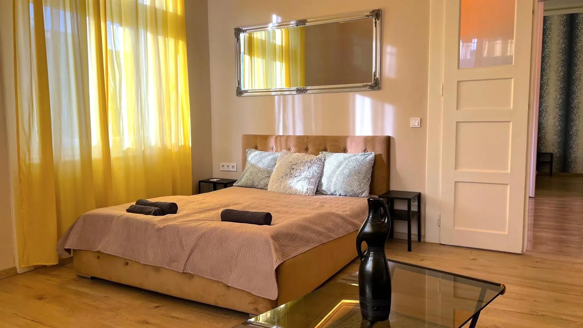 B112 By Small Home Budapeste Hungria